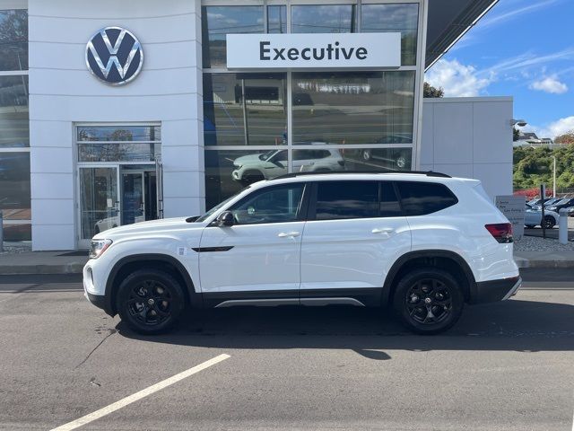 2024 Volkswagen Atlas 2.0T Peak Edition SE w/Technology