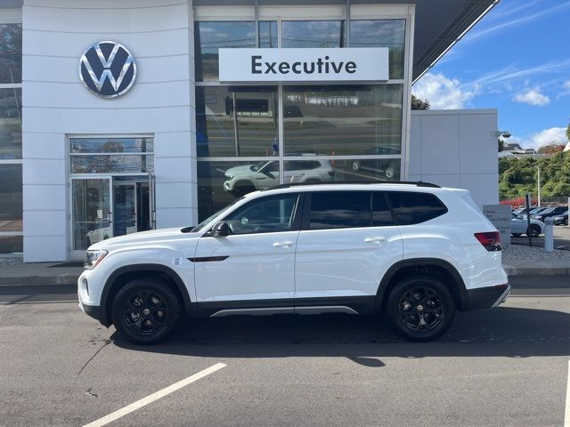 2024 Volkswagen Atlas 2.0T Peak Edition SE w/Technology