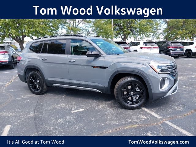 2024 Volkswagen Atlas 2.0T Peak Edition SE w/Technology