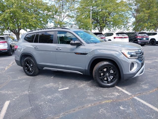 2024 Volkswagen Atlas 2.0T Peak Edition SE w/Technology