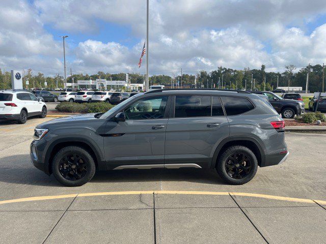 2024 Volkswagen Atlas 2.0T Peak Edition SE w/Technology