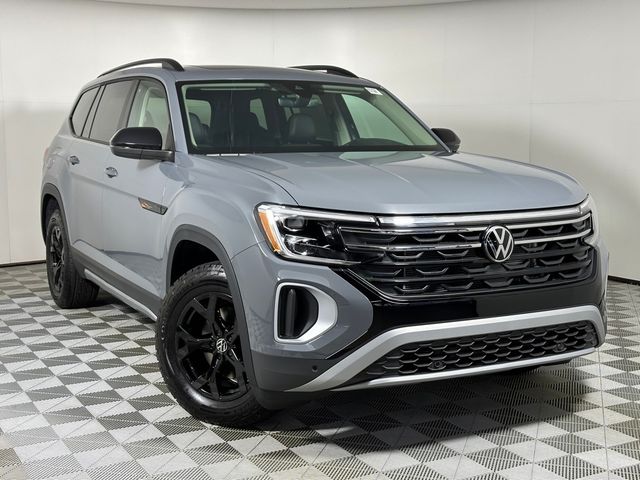 2024 Volkswagen Atlas 2.0T Peak Edition SE w/Technology