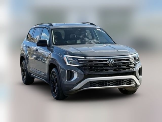 2024 Volkswagen Atlas 2.0T Peak Edition SE w/Technology