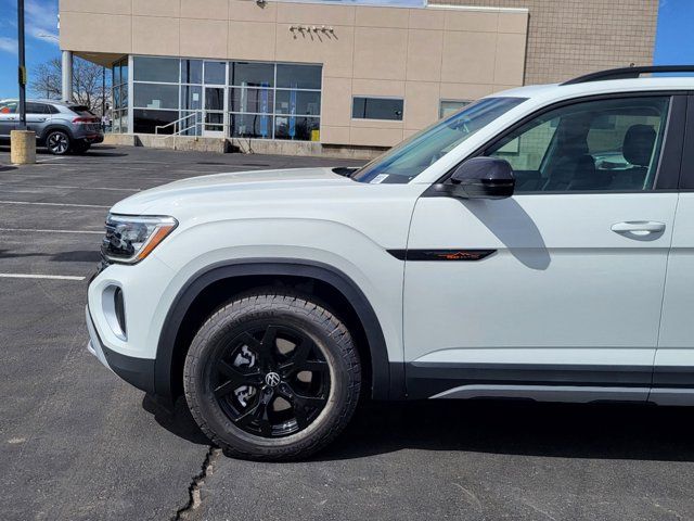 2024 Volkswagen Atlas 2.0T Peak Edition SE w/Technology