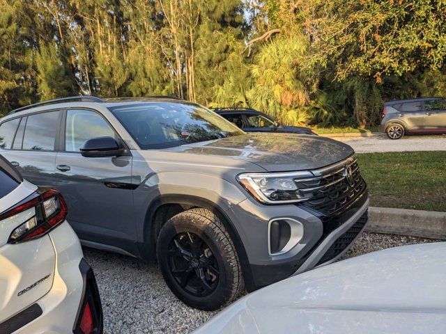 2024 Volkswagen Atlas 2.0T Peak Edition SE w/Technology