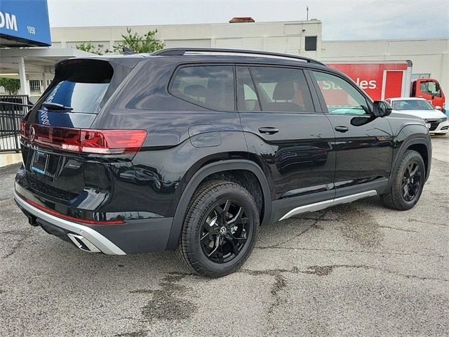 2024 Volkswagen Atlas 2.0T Peak Edition SE w/Technology