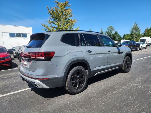 2024 Volkswagen Atlas 2.0T Peak Edition SE w/Technology