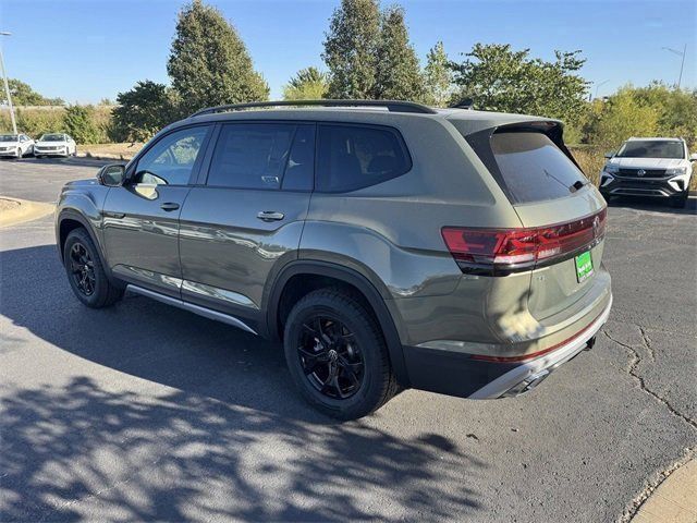 2024 Volkswagen Atlas 2.0T Peak Edition SE w/Technology