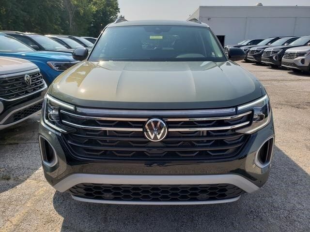 2024 Volkswagen Atlas 2.0T Peak Edition SE w/Technology