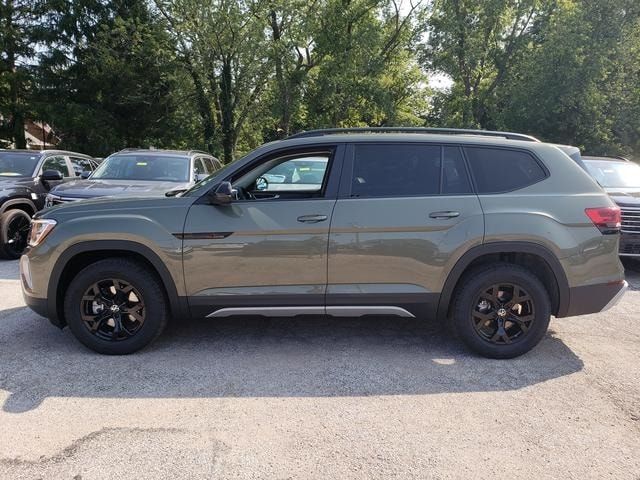 2024 Volkswagen Atlas 2.0T Peak Edition SE w/Technology