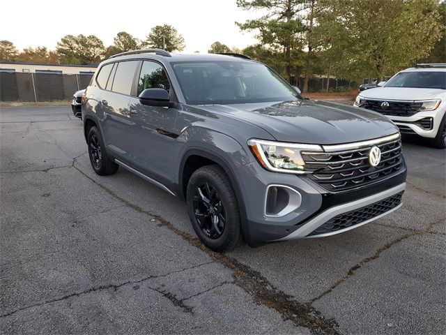 2024 Volkswagen Atlas 2.0T Peak Edition SE w/Technology