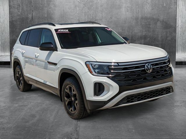 2024 Volkswagen Atlas 2.0T Peak Edition SE w/Technology
