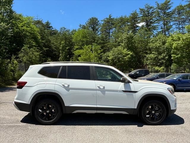 2024 Volkswagen Atlas 2.0T Peak Edition SE w/Technology