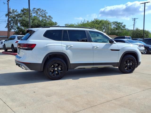 2024 Volkswagen Atlas 2.0T Peak Edition SE w/Technology