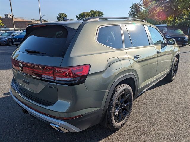 2024 Volkswagen Atlas 2.0T Peak Edition SE w/Technology