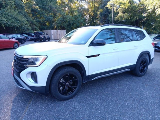 2024 Volkswagen Atlas 2.0T Peak Edition SE w/Technology