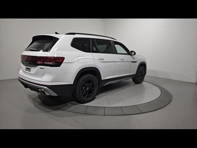 2024 Volkswagen Atlas 2.0T Peak Edition SE w/Technology