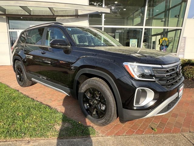 2024 Volkswagen Atlas 2.0T Peak Edition SE w/Technology