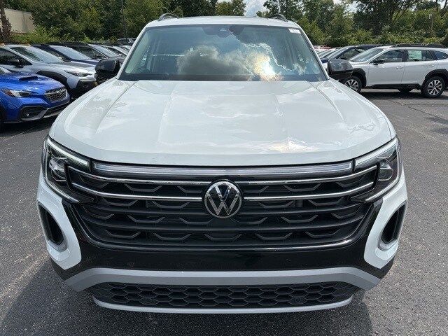 2024 Volkswagen Atlas 2.0T Peak Edition SE w/Technology