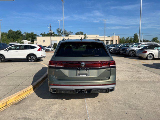 2024 Volkswagen Atlas 2.0T Peak Edition SE w/Technology