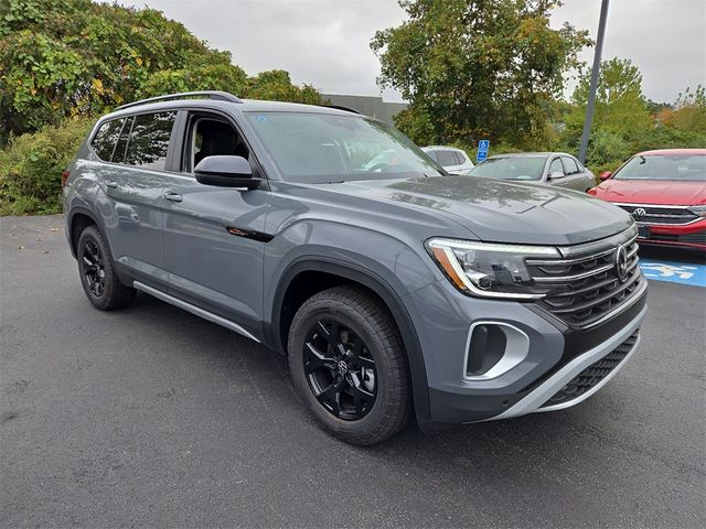 2024 Volkswagen Atlas 2.0T Peak Edition SE w/Technology