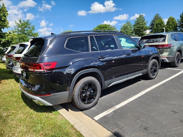 2024 Volkswagen Atlas 2.0T Peak Edition SE w/Technology