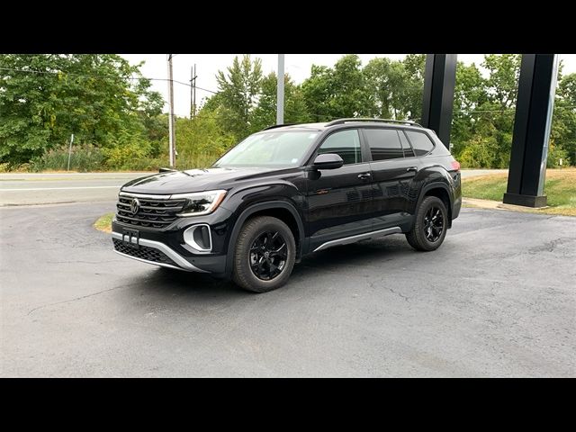 2024 Volkswagen Atlas 2.0T Peak Edition SE w/Technology