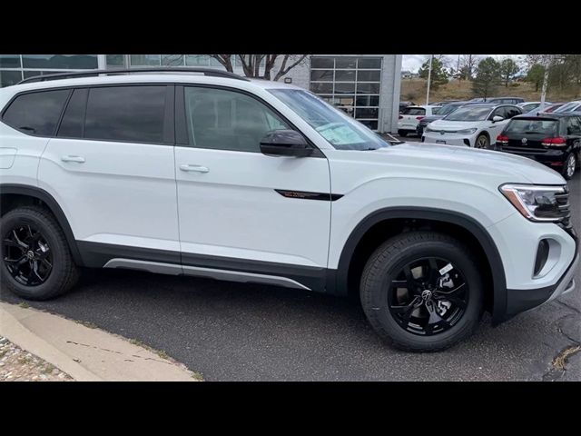 2024 Volkswagen Atlas 2.0T Peak Edition SE w/Technology