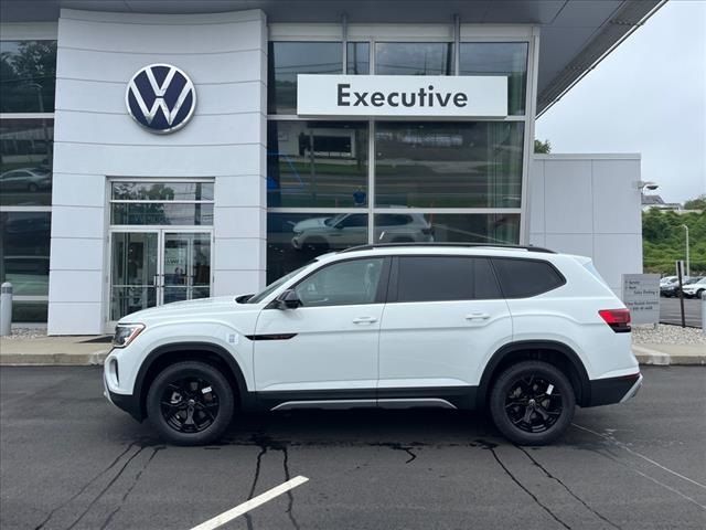 2024 Volkswagen Atlas 2.0T Peak Edition SE w/Technology