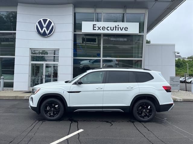 2024 Volkswagen Atlas 2.0T Peak Edition SE w/Technology