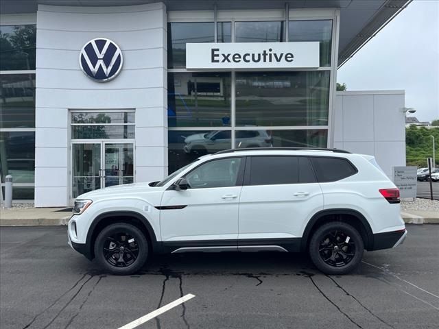 2024 Volkswagen Atlas 2.0T Peak Edition SE w/Technology