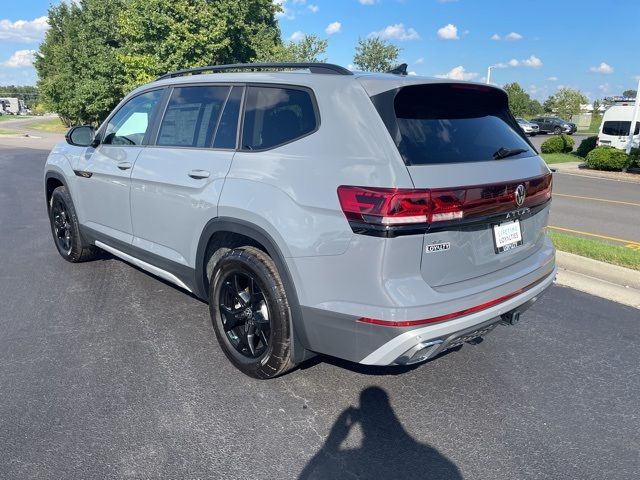 2024 Volkswagen Atlas 2.0T Peak Edition SE w/Technology