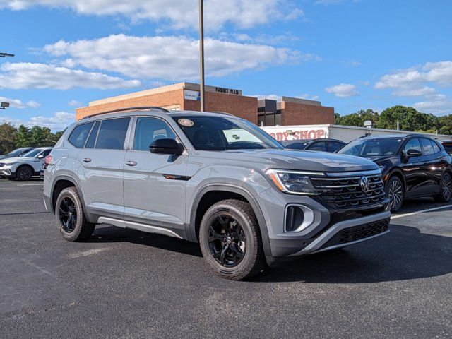 2024 Volkswagen Atlas 2.0T Peak Edition SE w/Technology