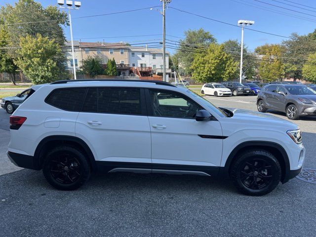 2024 Volkswagen Atlas 2.0T Peak Edition SE w/Technology