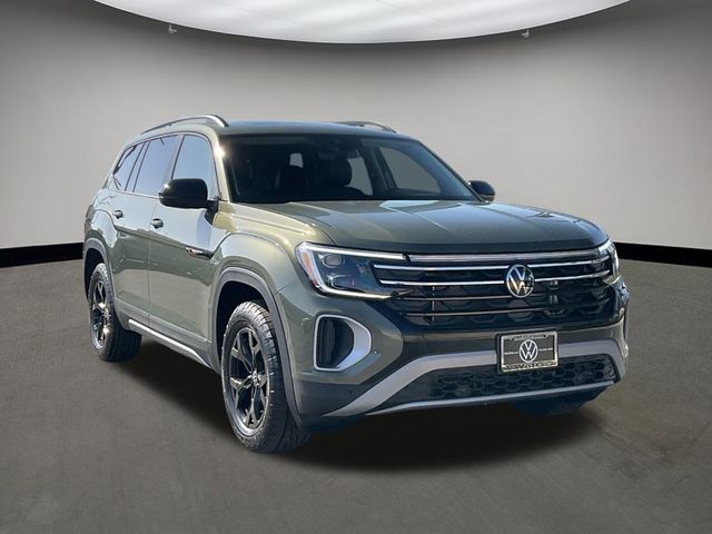 2024 Volkswagen Atlas 2.0T Peak Edition SE w/Technology