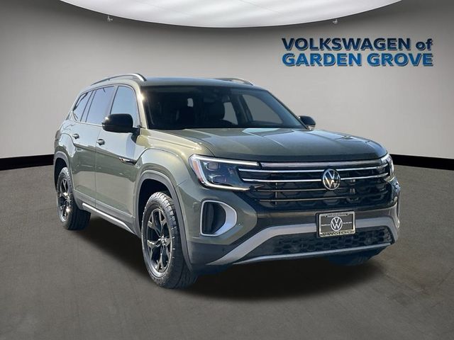 2024 Volkswagen Atlas 2.0T Peak Edition SE w/Technology