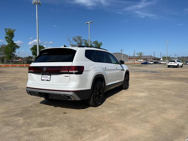 2024 Volkswagen Atlas 2.0T Peak Edition SEL