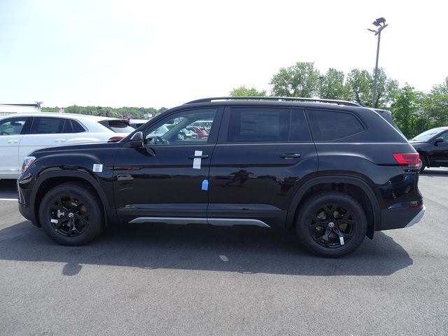 2024 Volkswagen Atlas 2.0T Peak Edition SEL