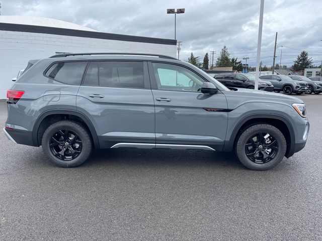 2024 Volkswagen Atlas 2.0T Peak Edition SEL