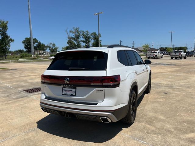 2024 Volkswagen Atlas 2.0T Peak Edition SEL