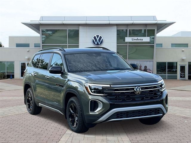 2024 Volkswagen Atlas 2.0T Peak Edition SEL