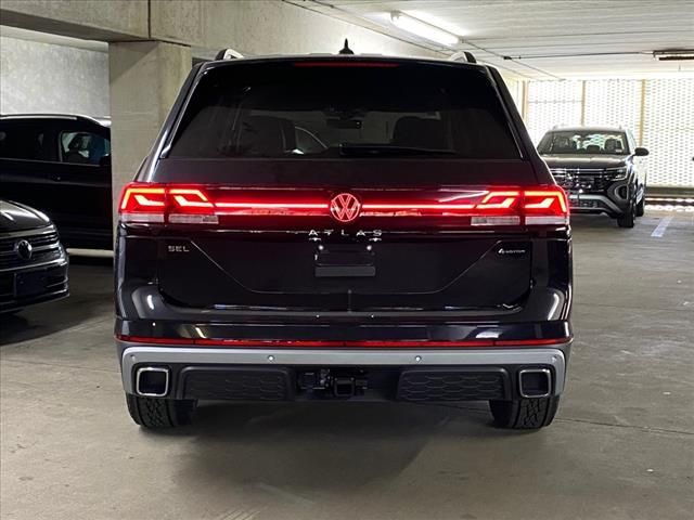 2024 Volkswagen Atlas 2.0T Peak Edition SEL