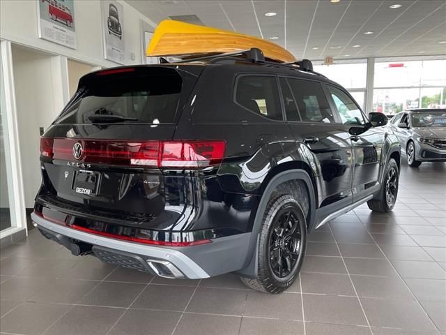 2024 Volkswagen Atlas 2.0T Peak Edition SEL