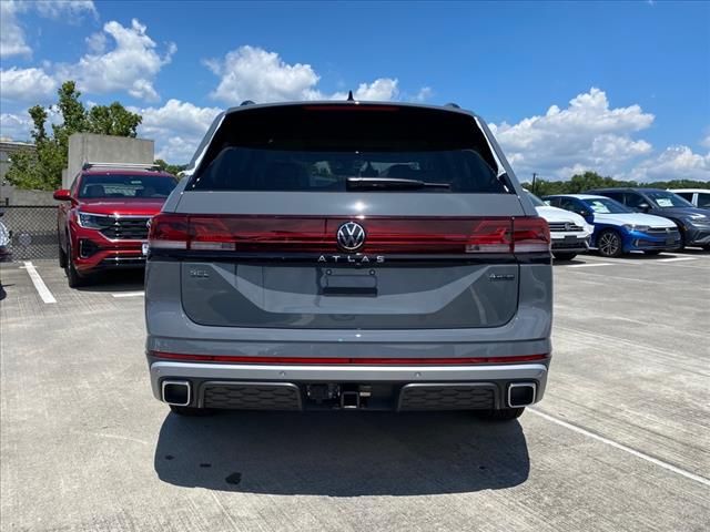 2024 Volkswagen Atlas 2.0T Peak Edition SEL