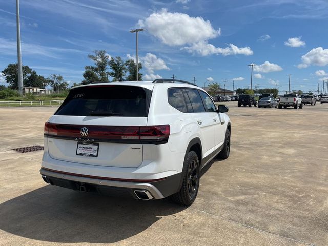 2024 Volkswagen Atlas 2.0T Peak Edition SEL