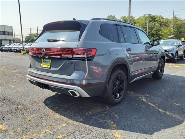 2024 Volkswagen Atlas 2.0T Peak Edition SE w/Technology