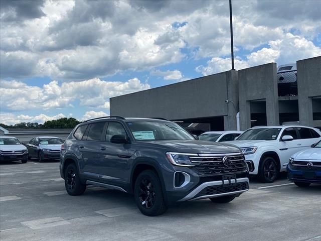 2024 Volkswagen Atlas 2.0T Peak Edition SE w/Technology