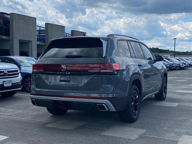 2024 Volkswagen Atlas 2.0T Peak Edition SE w/Technology