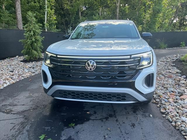 2024 Volkswagen Atlas 2.0T Peak Edition SE w/Technology