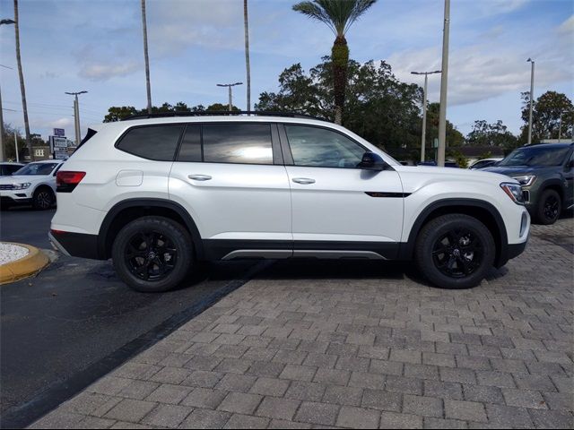 2024 Volkswagen Atlas 2.0T Peak Edition SEL